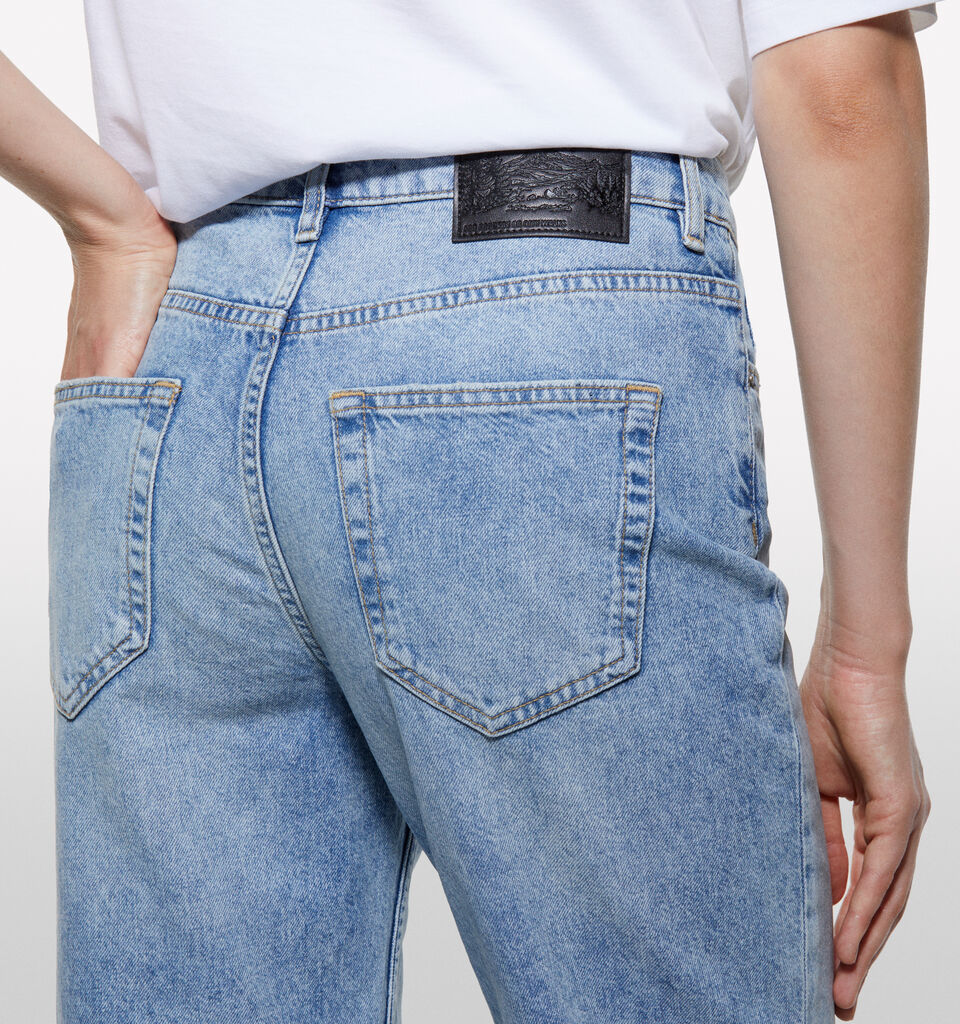 Jean léger coupe mom style 68 - jeans mom et boyfriend pour femme - Bleu Clair | Sisley image number 4